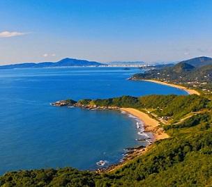 The coast of Balneário Camboriú in Brazil is an example of a coastal region that is under high levels of increasing pressure. Credit: Leonardo Felippi