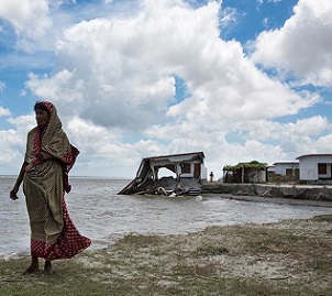 The climate crisis has already negatively affected places like Bangladesh, where river erosion has cost people their homes.Credit: Zakir Hossain Chowdhury/Barcroft Media/Getty