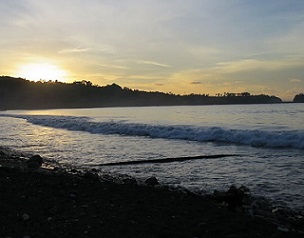 Kirakira Beach at Sunset, Makira Island. Credit - RH D 22, CC BY-SA 3.0