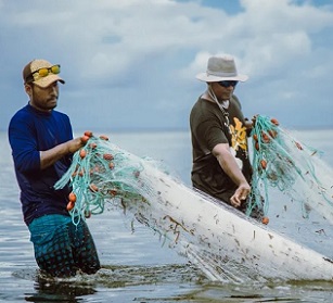 Walmart chooses Pacific Island Tuna for its in-house brand. Credit - Chewey Lin/courtesy The Nature Conservancy