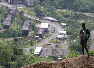 A local youth looks over the Panguna mine Photo: RNZ / Johnny Blades