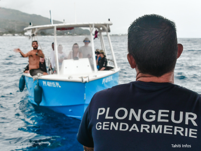 Tahiti, whale watching