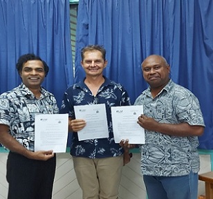 L-r: Dr Krishna Kotra, Science Programme Coordinator, Dr Andrew MacKenzie, Director, USP Emalus Campus and Mr Arthur Faerua, Director General, Ministry of Lands and Natural Resources. Credit - www.dailypost.vu