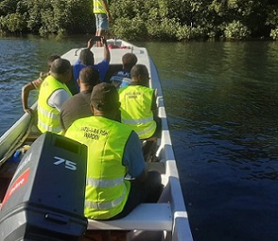 ish wardens training in the new patrol boat. Credit - Vatu-i-Ra Conservation Park