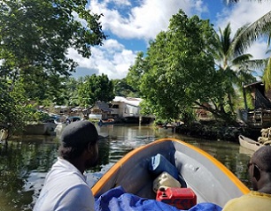 People on the island rely on its rivers and the surrounding ocean for their livelihoods.(Flickr: Uusc4all)