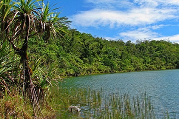Lake Lanotoo national park Samoa. credit - V. Jungblut