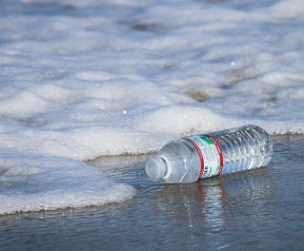 plastic water bottle on the beach. Credit: Unsplash/CC0 Public Domain