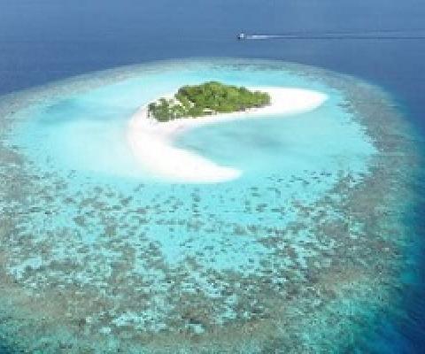 Islands in the Maldives - where sandy or gravel islands sit on top of coral reef platforms - are among those that could be affected by a global rise in sea levels. Credit: Gerd Masselink/University of Plymouth
