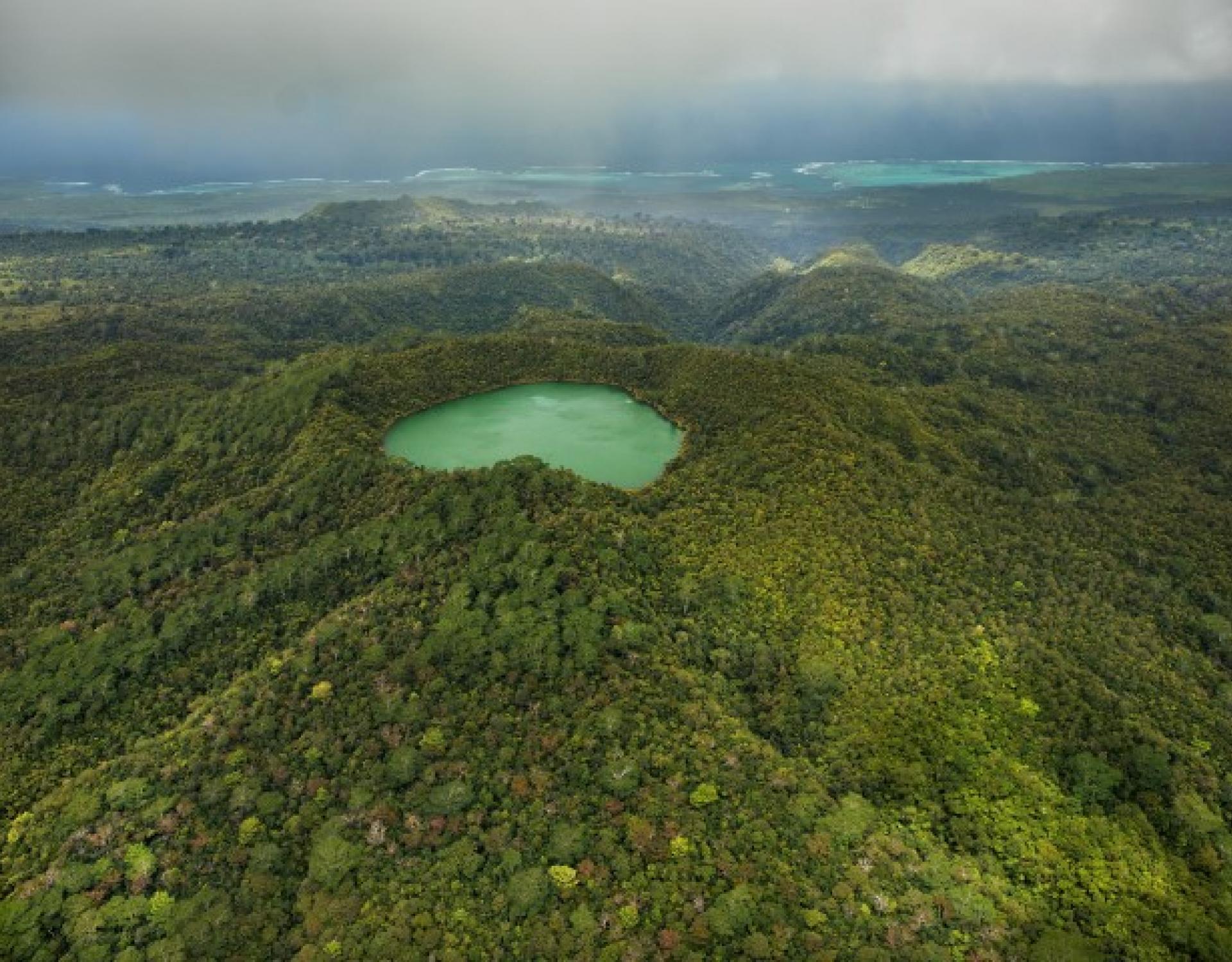 Lake Lantoo national park © S. Chape