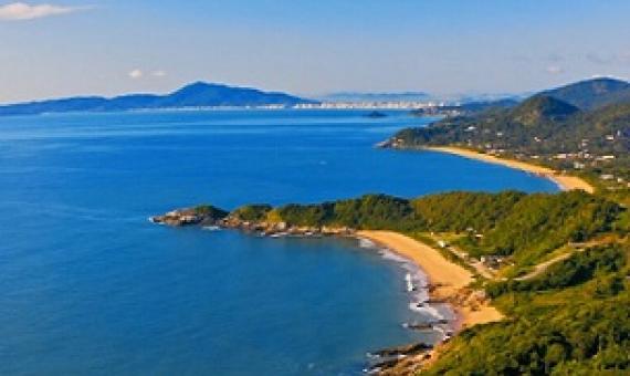 The coast of Balneário Camboriú in Brazil is an example of a coastal region that is under high levels of increasing pressure. Credit: Leonardo Felippi