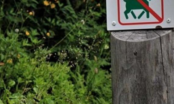 Sign at a nature reserve. Credit: Pieter De Frenne