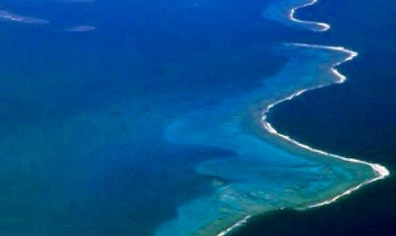 Aerial view of the New Caledonian lagoon with its barrier reef. Credit: IRD - Bernard Seret