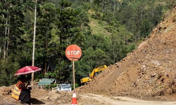a landslide can bee seen in a newly improved section of the Kundiawa – Gembogl road. Image by Camilo Mejia Giraldo for Mongabay.