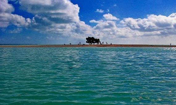Sandbar, Tarawa lagoon, South Tarawa, Kiribati. Credit - V. Jungblut