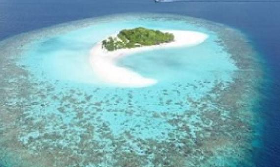 Islands in the Maldives are among those that could be affected by a global rise in sea levels. Credit: Gerd Masselink/University of Plymouth
