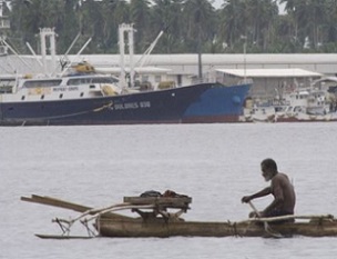 Fishing vessels, both modern and traditional, in the Madang lagoon, Papua New Guinea; part of the planned Pacific Marine Industrial Zone. Photo: RNZI / Johnny Blades